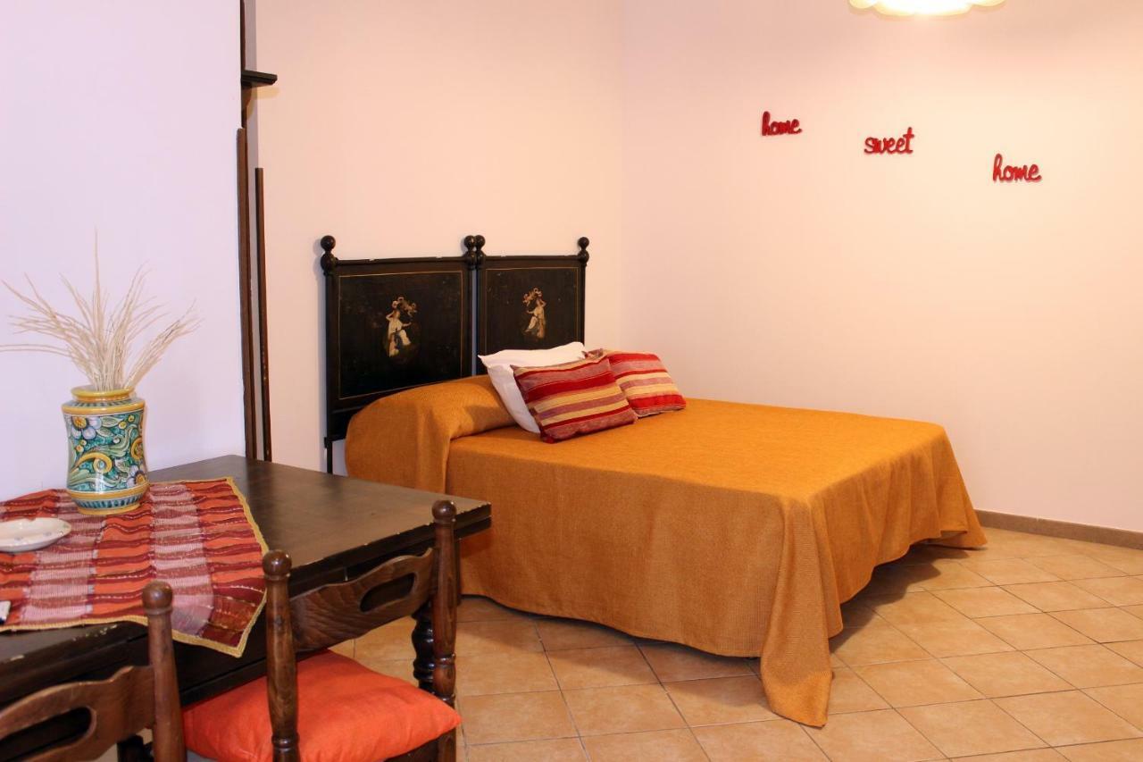 Monolocale Da Mariolina Apartment Macari Bagian luar foto