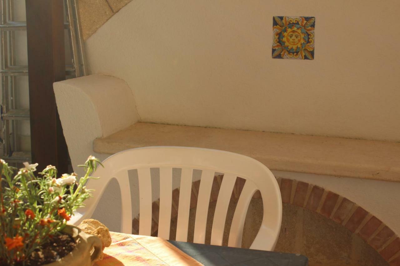 Monolocale Da Mariolina Apartment Macari Bagian luar foto
